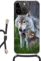 Geschikt voorApple Iphone 14 Pro - Crossbody Case - Wolf - Mos - Bos - Pup - Siliconen - Crossbody - Backcover met Koord - Telefoonhoesje met koord - Hoesje met touw