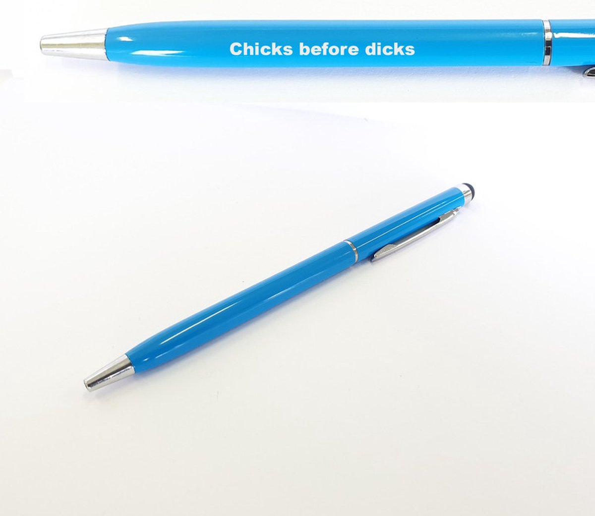 Pen Met Gravering - Chicks Before Dicks