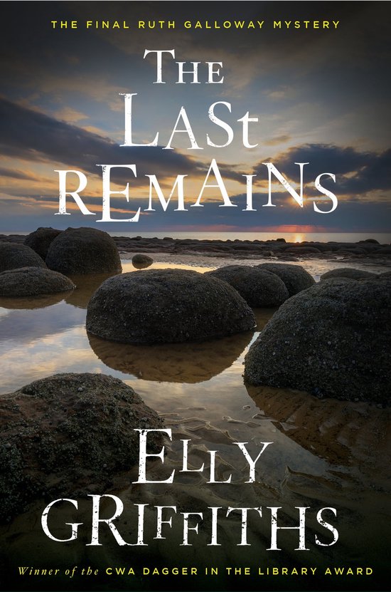 Ruth Galloway Mysteries 15 - The Last Remains - cover