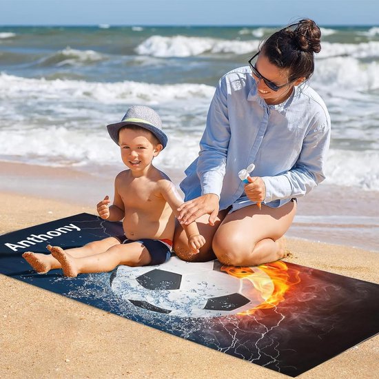 Gepersonaliseerde Voetbal Beach Towel - Microvezel Strandhanddoek met Naam - 80x150cm & 90x180cm - Sneldrogend & Zandafstotend - Ideale Strand- en Sporttowel voor Jongens — afbeelding 5