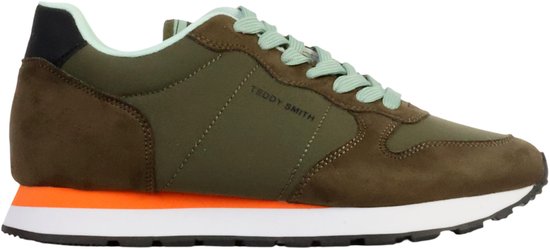 Groene sneaker met mintgroene veters en een oranje accent op de witte zool. Teddy Smith logo op de zijkant.