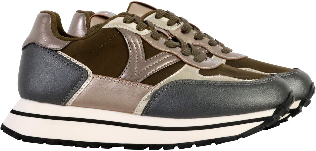 Lage sneakers met veters