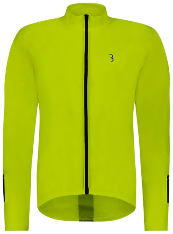 Voorkant van een neongele fietsjas met een zwarte rits en een klein zwart logo op de borst. De jas heeft lange mouwen met zwarte reflecterende details op de onderarmen.
