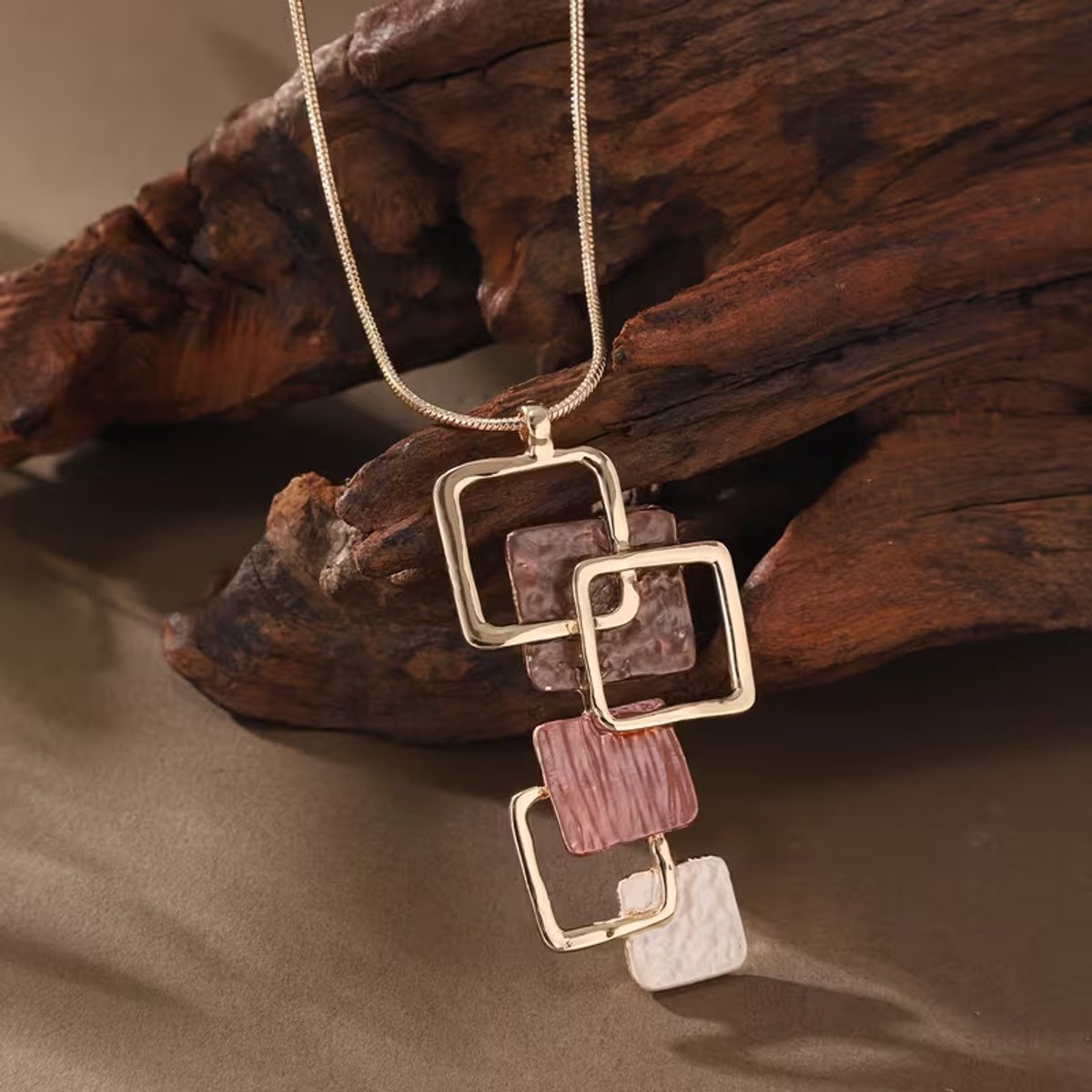 My Sweet Romance® - Sieradenset met Goudkleurige Ketting en Bruine Emaille Details
