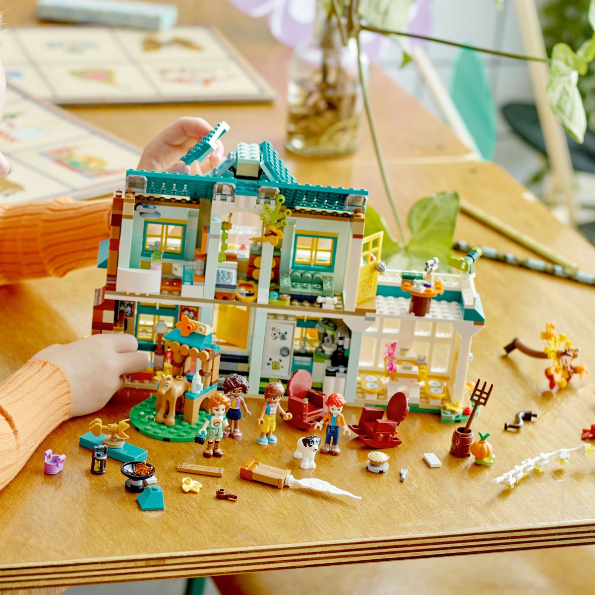 LEGO Friends Autumns huis, Poppenhuis Speelset met Minipoppetjes en Accessoires - 41730 — afbeelding 23