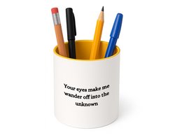 Hacebo® - Your eyes make me wander of into the unkown Pennenbakje - Quotes - Familie vrienden - pennenhouder - Cadeau - Pennenbakje geel