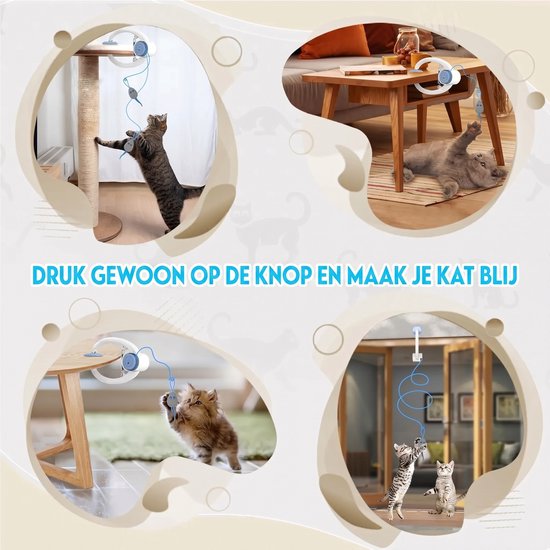 Vier afbeeldingen van katten die spelen met het deurhanger speelgoed op verschillende locaties. 'Druk gewoon op de knop en maak je kat blij'.