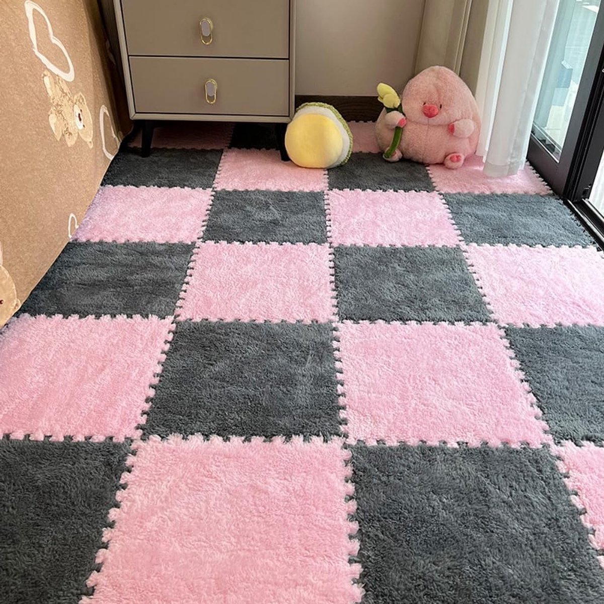 OLOEY 12-delige puzzelmat van tapijtvierkanten, in elkaar grijpende tapijttegels van pluche, antislip EVA-schuim puzzelvloertegels, creëer een veilige ruimte voor de slaapkamer/speelkamer (roze + grijs)
