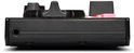 Zijkant van de Numark DJ2GO2 Touch DJ-controller, met een 3.5mm koptelefoonaansluiting en een USB-poort.
