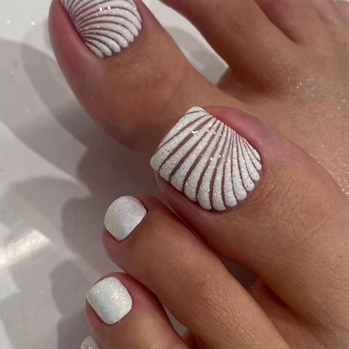 Dailygoods- Nepnagels 24 Stuks - Roze Kattenoog - Korte Vierkante Valse Teennagels - Herbruikbare Kunstnagels - Met Nagellijm - Lichtgewicht Kunststof