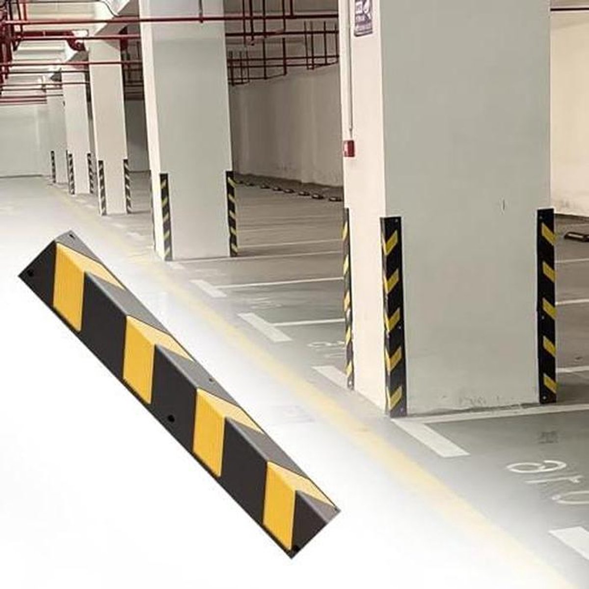L-vormige Randbescherming - Hoekbeschermer Rubber - Parkeerplaats Beveiligen - Met Gele Reflectie - 60 x 8 cm - Zwart