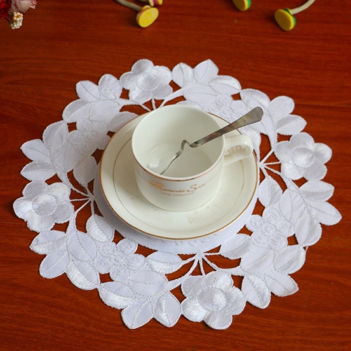 Allecto - Retro Kanten Placemat Set - Boho Macramé Onderzetters - Geborduurd - Decoratief - Koken - Perfect voor feestjes - Geschikt voor elke tafel