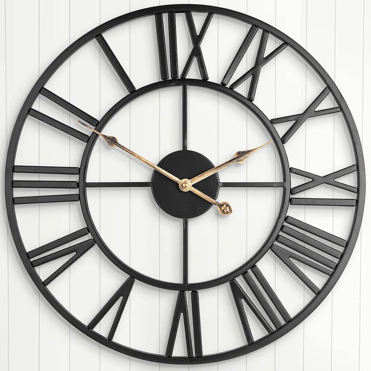 Vintage Wandklok met Romeinse Cijfers, Stille Klok voor Huis en Kantoor, Decoratieve Klok van Metaal, 47 cm, Batterij-aangedreven, Landelijke Stijl