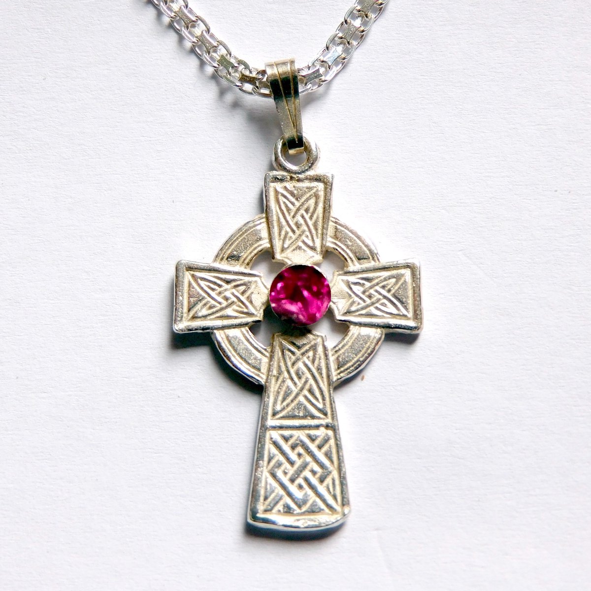 Hetty'S - Designer ontwerp - Keltisch kruis - Met Robijn - echt zilver - compleet met collier