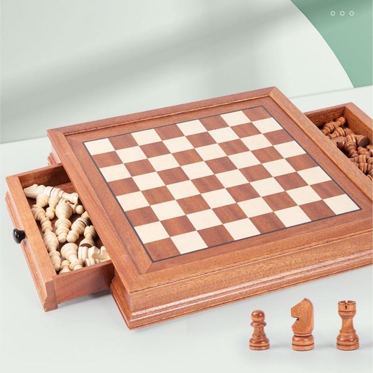 Schaakbord Set - Houten Spellen - Strategisch Spel - Magnetisch Opbergvak - 31.5 cm - Houtkleur