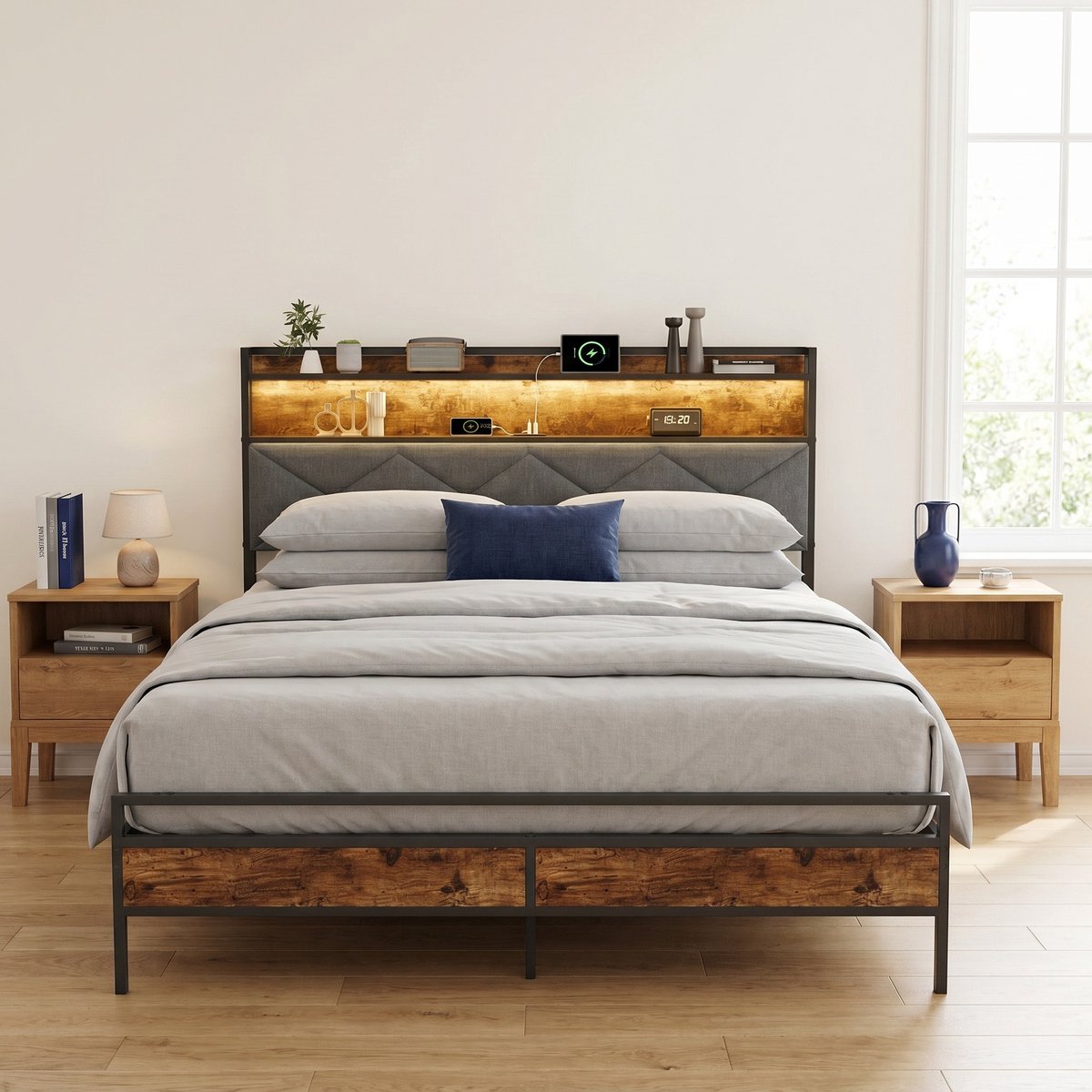 Tweepersoonsbed 140x200 cm met LED-verlichting en USB-poorten - Bedframe met Gestoffeerd Hoofdbord en Opbergruimte - Metaal en Hout - Industrieel - Grijs