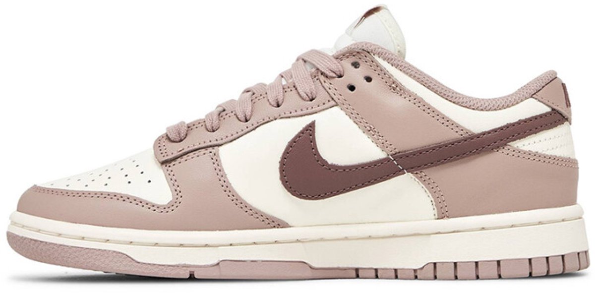 Nike Dunk Low ‘Diffused Taupe’ dames . Wit