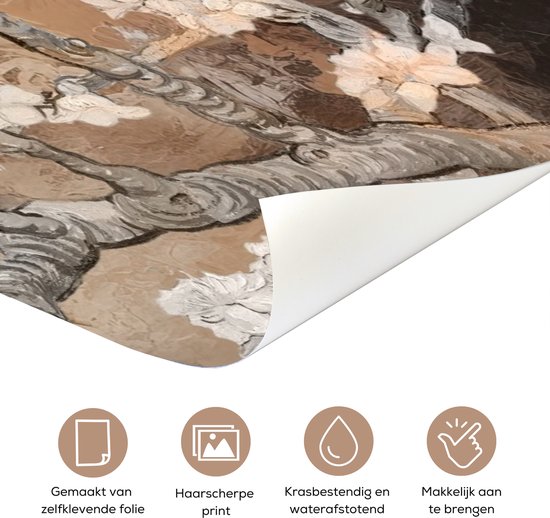 Gedetailleerde close-up van de zelfklevende deurposter met amandelbloesemprint, met kenmerken: scherpe print, krasbestendig en waterdicht, makkelijk aan te brengen.