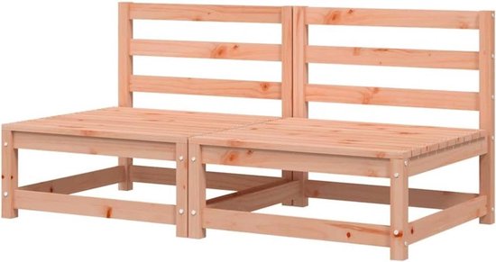 Twee houten banken naast elkaar met zittingen en rugleuningen van latten. Natuurlijke houtkleur.