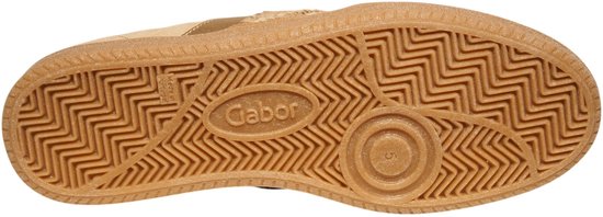 De onderkant van een zandkleurige Gabor sneaker met een visgraatprofiel en het Gabor logo.