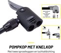 Zwarte fietspompkop met twee openingen voor Presta/Dunlop en Schrader ventielen.