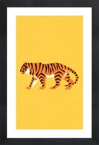 JUNIQE - Poster in houten lijst Tiger Yellow -60x90 /Geel & Oranje
