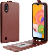 Voor Galaxy A01 R64 Texture enkele verticale flip lederen beschermhoes met kaartsleuven en fotolijst (bruin)