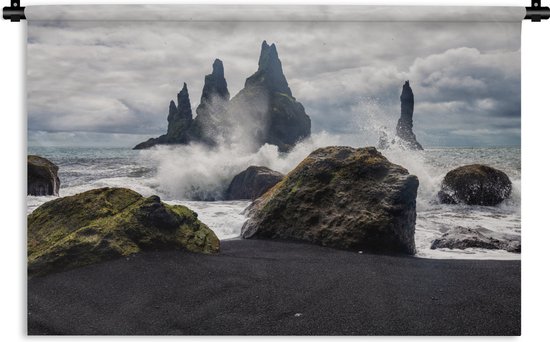 Foto: Wandkleed ijsland basalt gesteente in de zee bij ijsland wandkleed katoen 120x80 cm wandtapijt met foto