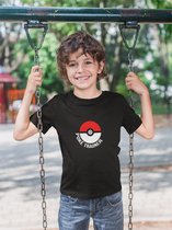 Poke Trainer KINDER T-SHIRT - Pokemon Merch Merchandise Kind Jongen Meisje - Poke Bal - Maat 5/6
