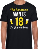 Verjaardag cadeau t-shirt 18 jaar - this handsome man is 18 give beer zwart voor heren L