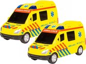 2x stuks speelgoed ambulance met licht en geluid 18 cm - voertuigen/auto's/wagens