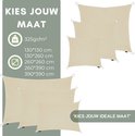 Overzicht van maten voor schaduwdoeken: 325gr/m². Maten: 130x130cm, 130x260cm, 260x260cm, 260x390cm, 390x390cm. Toont meerdere vierkante schaduwdoeken.