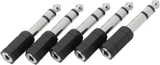 Vijf 6.35mm naar 3.5mm audio adapters, zilverkleurig met zwart handvat, op een rij.