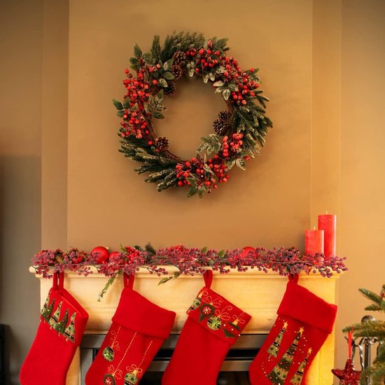 TIAVNTD 170cm Kerst Rode Bes Garland,Kunstmatige Hulst en Berry Kerst Garland Indoor Outdoor Opknoping String Tuindecoraties voor Nieuwjaar Open haard Deur Tafel Decor