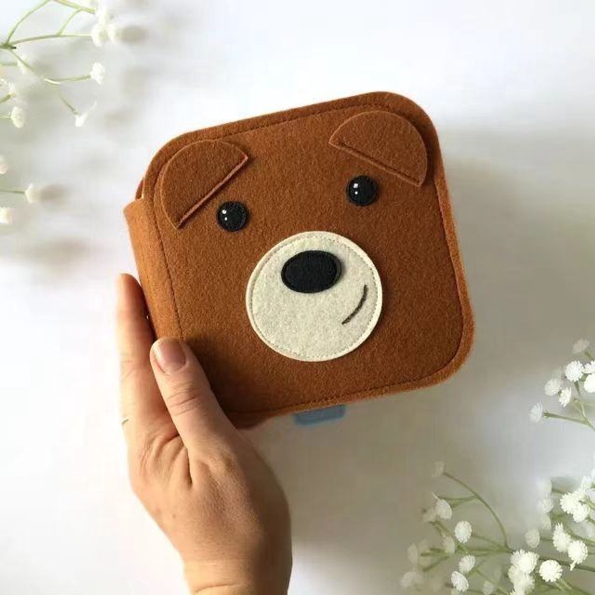 Montessori Speelboekje Beer- Sensorisch Speelgoed 2 jaar 3 jaar - Busy board- Busy book- Peuter Speelgoed- Educatief Speelgoed Jongens en Meisjes - Activiteitenboek voor Peuters - Speelgoed voor Onderweg - Kinderspeelgoed voor in de Auto
