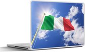 Sticker pour ordinateur portable - 10,1 pouces - Le drapeau de l'Italie flotte dans le ciel