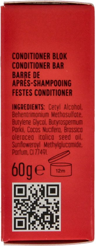 Doosje conditioner bar, 60gr, met ingrediënten en 12m houdbaarheid. Rode achtergrond.