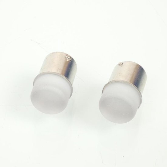 Twee witte M-Tech LED lampen, BA15s fitting. Frosted diffusor.