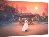 Vrouw in traditionele jurk bij een zonsondergang in Seoul - Foto op Dibond - 60 x 40 cm