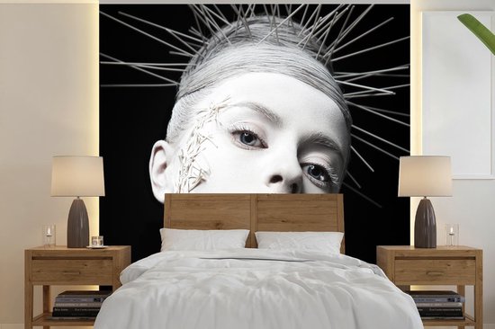 Papier peint Papier peint photo en vinyle - Femme Witte avec détails largeur 350 cm x hauteur 350 cm - Tirage photo sur papier peint (disponible en 7 tailles)