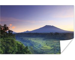 Indonesie Bali rijstvelden en vulkanen Poster 120x80 cm - Foto print op Poster (wanddecoratie)