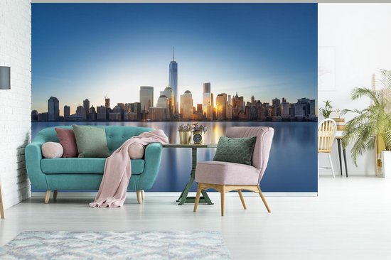 Papier peint Papier peint photo en vinyle - Skyline de New York sur l'eau largeur 450 cm x hauteur 300 cm - Tirage photo sur papier peint (disponible en 7 tailles)