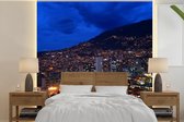 Behang - Fotobehang Colombia - Skyline - Nacht - Breedte 220 cm x hoogte 220 cm