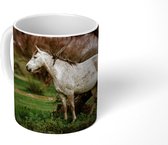 Mok - Wit Morgan paard naast een boom - 350 ML - Beker