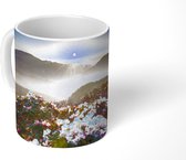 Mok - Bloemenweide - Zon - Bergen - 350 ML - Beker