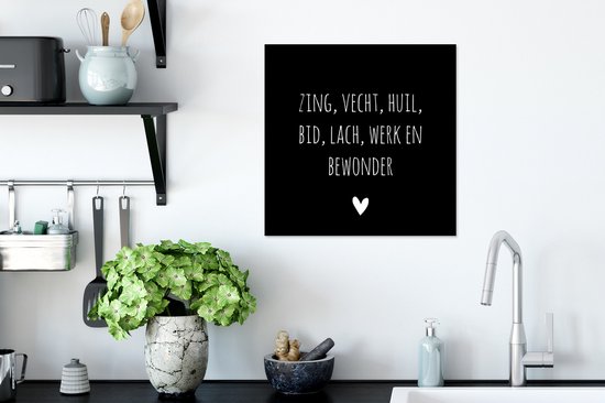 Affiche avec cadre Citation néerlandaise : 'Chantez, combattez, pleurez, priez, riez, travaillez et admirez' sur fond noir - 40x40 cm