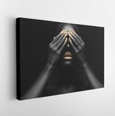 Canvas schilderij - Black girl with golden lips and the gold on the tips of the fingers -     146650631 - 115*75 Horizontal