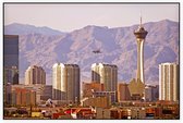 Skyline van Las Vegas en The Strat voor Red Rock Canyon - Foto op Akoestisch paneel - 225 x 150 cm