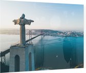Cristo Rei waakt over de Portugese stad Lissabon - Foto op Plexiglas - 90 x 60 cm