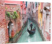 Italiaanse gondelier door de groene wateren van Venetië - Foto op Plexiglas - 60 x 40 cm